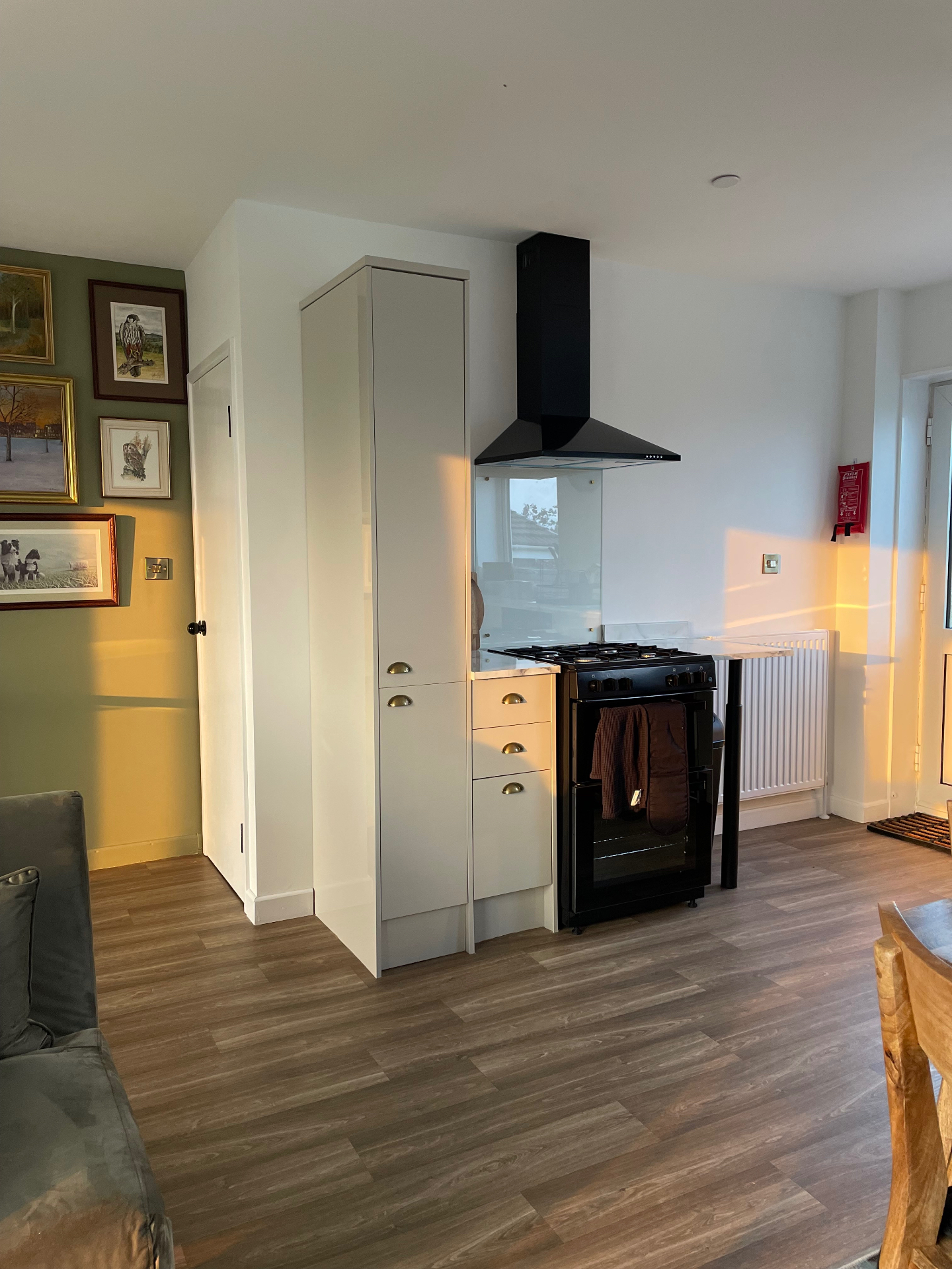 Golden hour in the kitchen at Ty Ray Penmaes